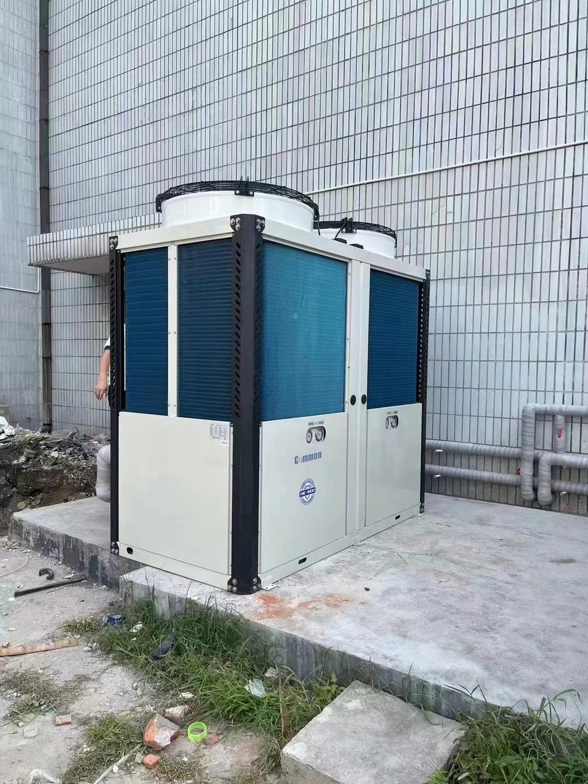 Commercial heat pump heater